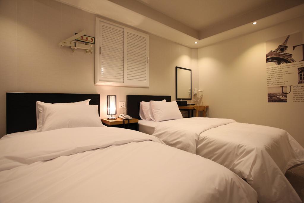 New Suwon Hotel Room photo
