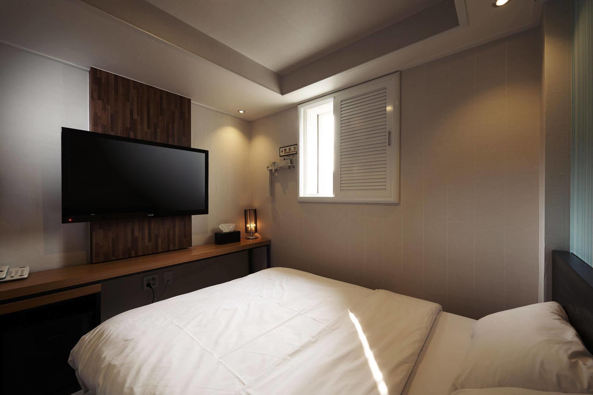 New Suwon Hotel Exterior photo